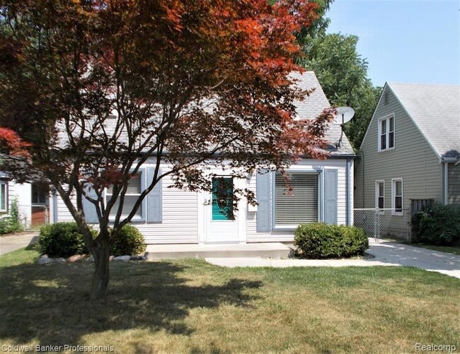 Building Photo - 2205 E 10 Mile Rd