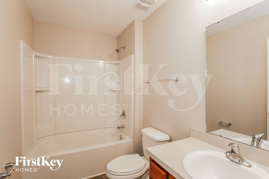 Building Photo - 3438 Canyon Falls Dr