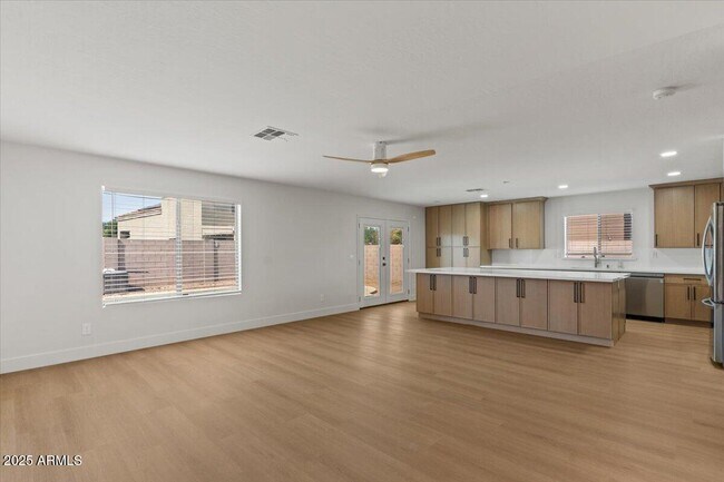Building Photo - 2289 W Hayden Peak Dr