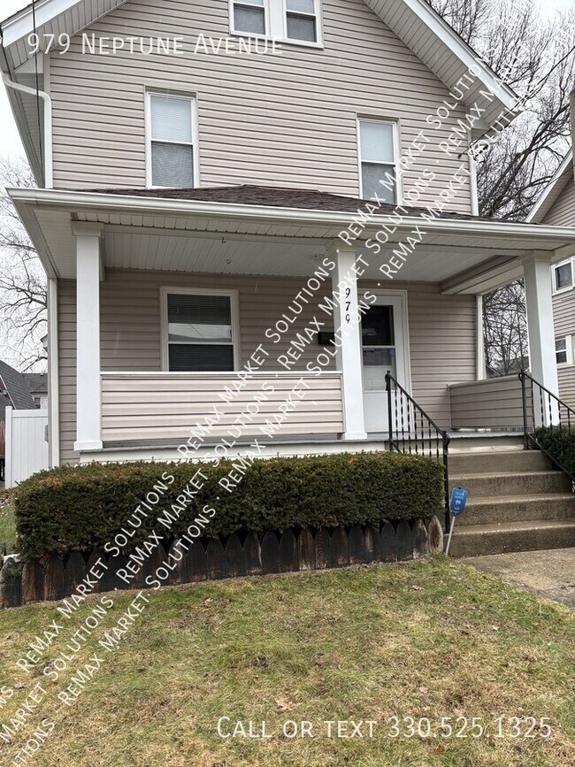 Building Photo - 979 Neptune Ave