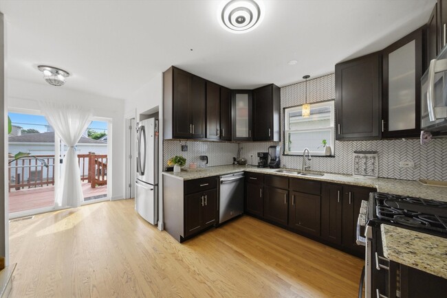 Building Photo - 2231 N 75th Ave