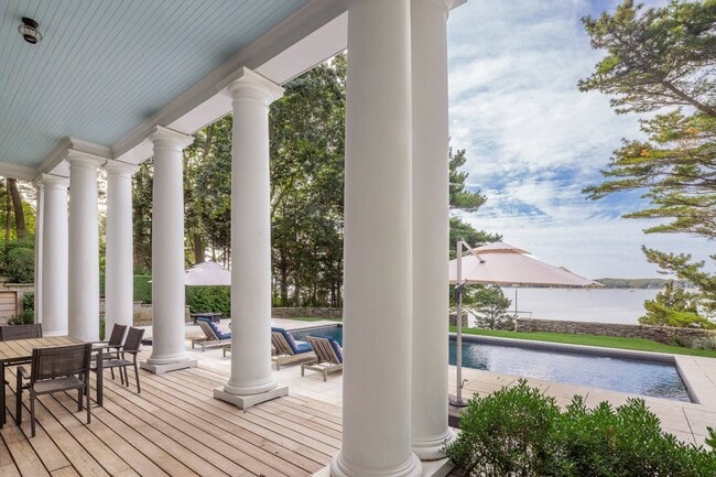 Building Photo - 66 Ram Island Dr