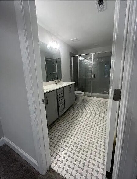 Building Photo - Room in Townhome on Old Grove Ln