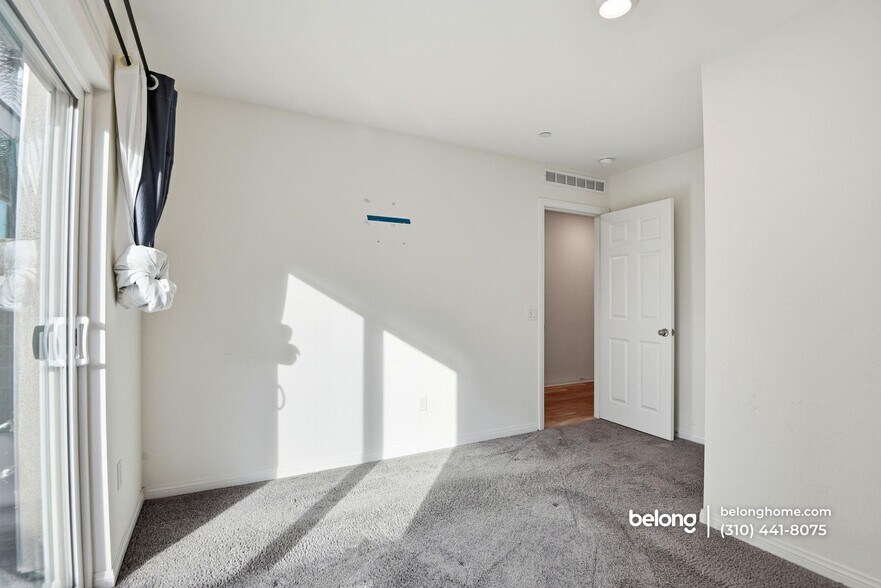 Building Photo - 14043 Royalton Ln