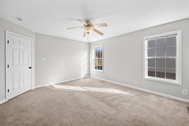 Building Photo - Spacious 3-Bedroom, 2-Bath Home with Over 2,000 Sq. Ft. in Oak Grove