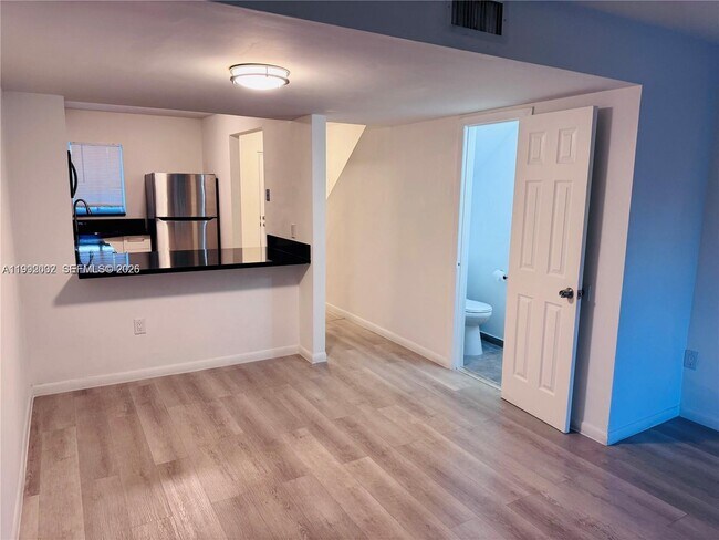 Building Photo - 2660 W 76th St