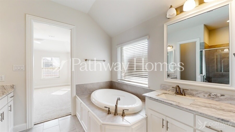 Building Photo - 217 Brazos Dr