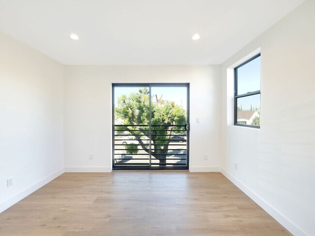 Building Photo - 1856 Redondo Blvd