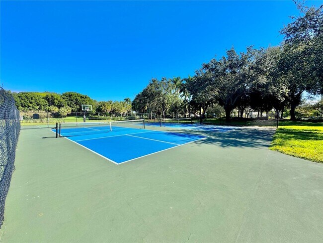 Building Photo - 4383 Laurel Ridge Cir