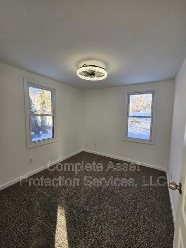 Building Photo - 18 S 574 W