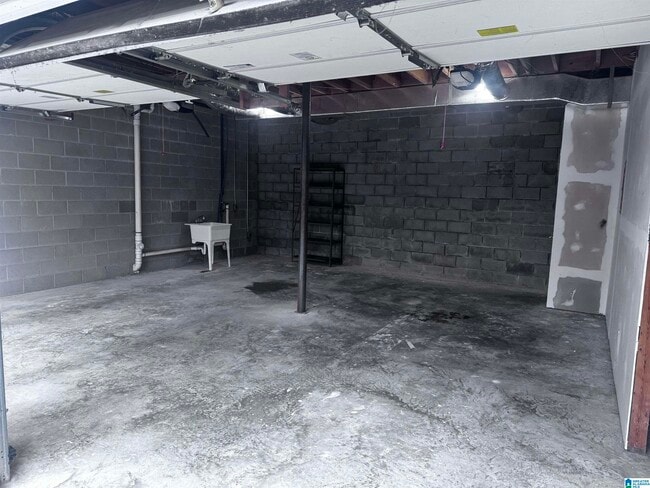 Building Photo - 8227 Country Cir