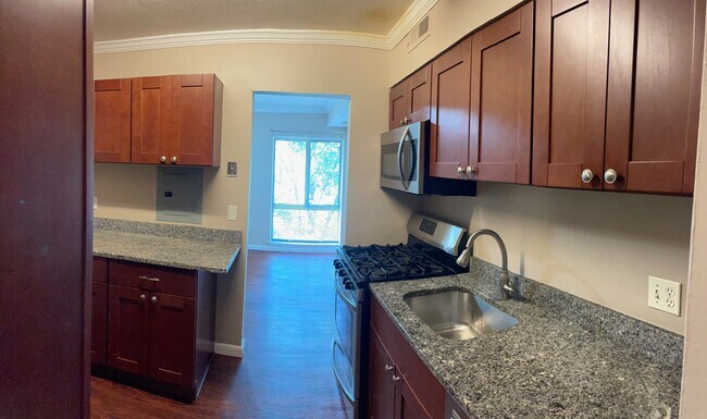 Building Photo - 6099 Majors Ln