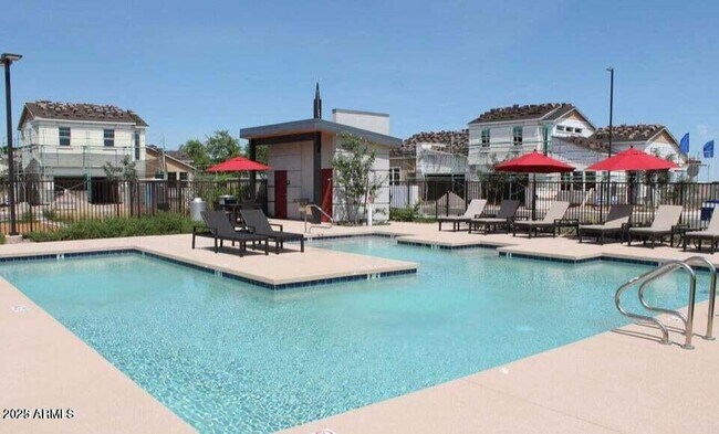 Building Photo - 1912 E Rosemary Dr