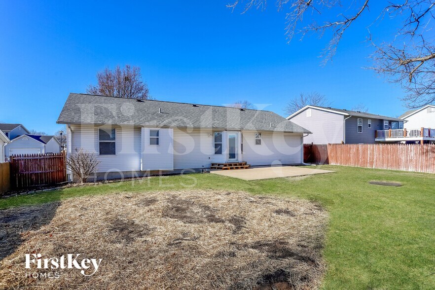 Building Photo - 70 Fawn Oaks Dr