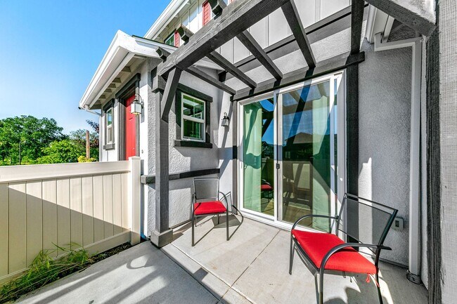 Building Photo - Citrus Heights AMAZING FLOOR-PLAN (Solar) ...