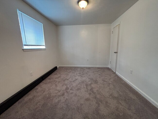 Building Photo - Idlewild Property