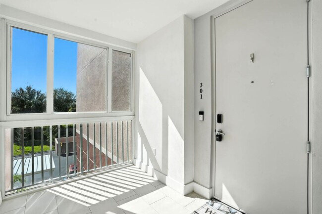 Building Photo - 15773 Beachcomber Ave