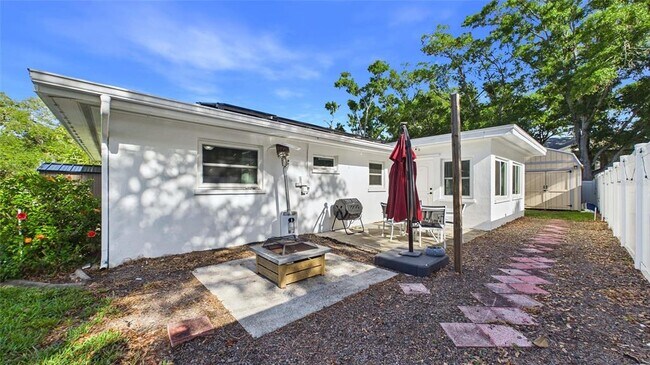 Building Photo - 101 N Mercury Ave