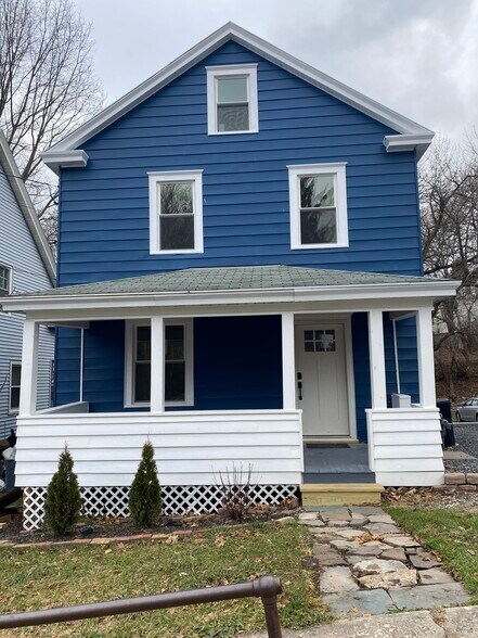Building Photo - 241 Markland Ave