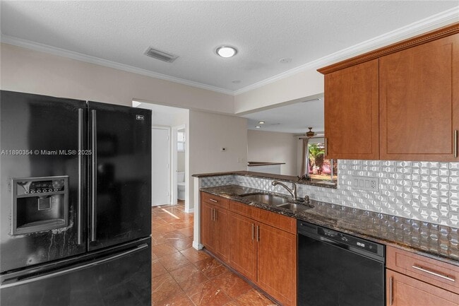 Building Photo - 20003 NE 6th Ct Cir