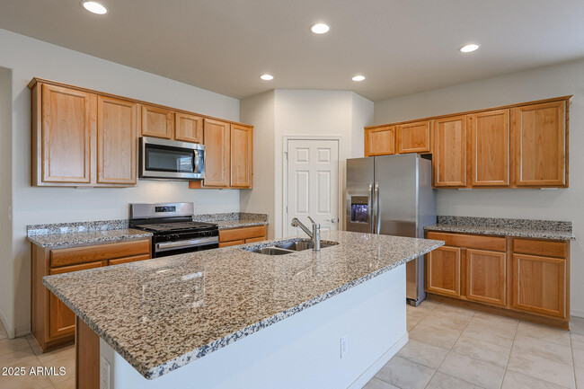 Building Photo - 25345 N 172nd Dr