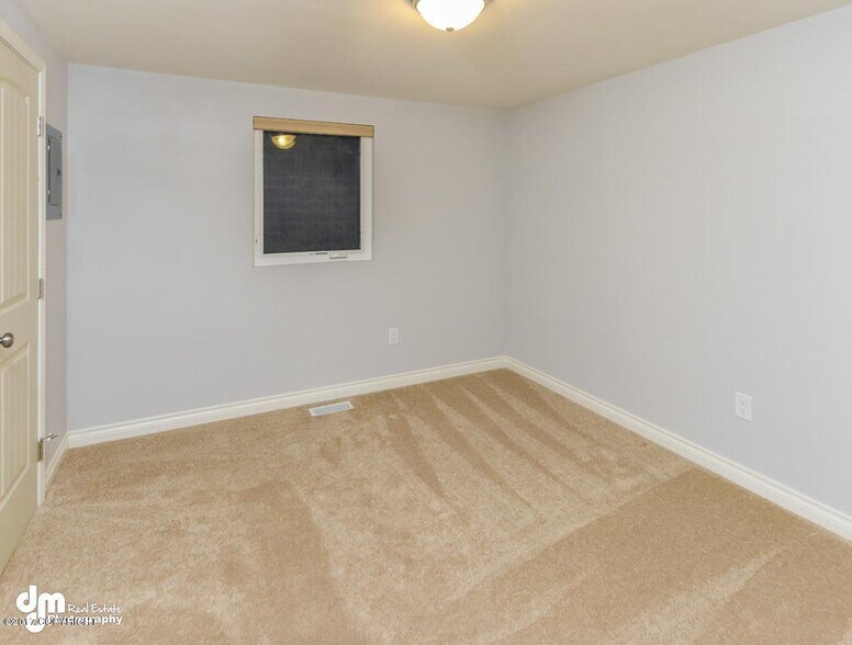 Building Photo - 21615 Settlers Dr