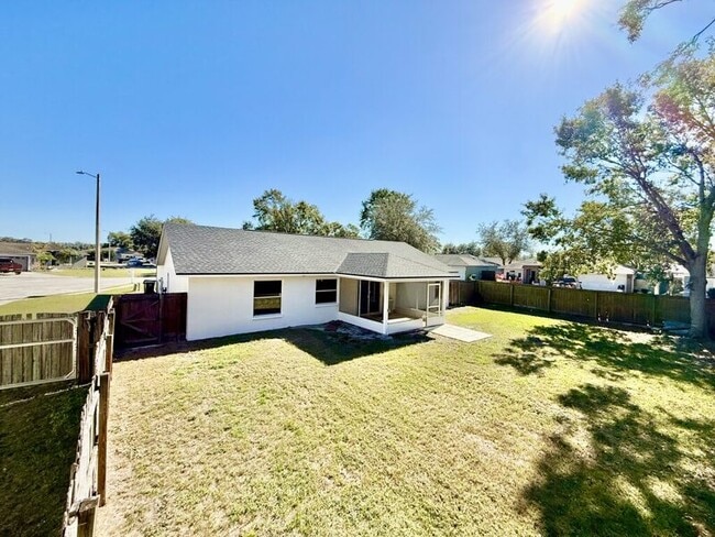 Building Photo - 2610 Sundance Ct