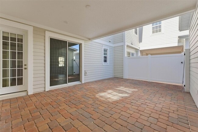 Building Photo - 1889 Seawall Wy