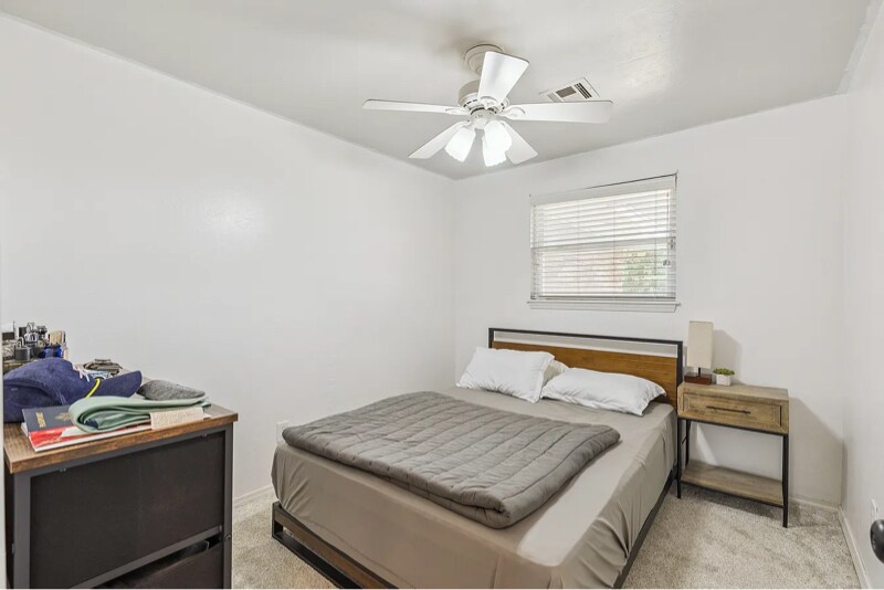 Building Photo - 1316 Sunrise Dr