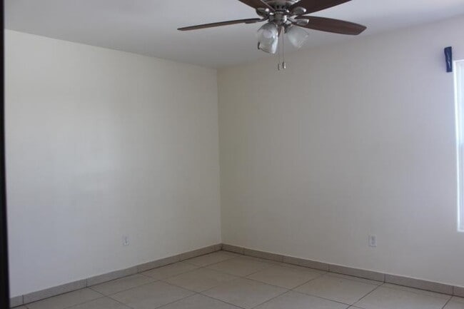 Building Photo - 3118 Garfield St