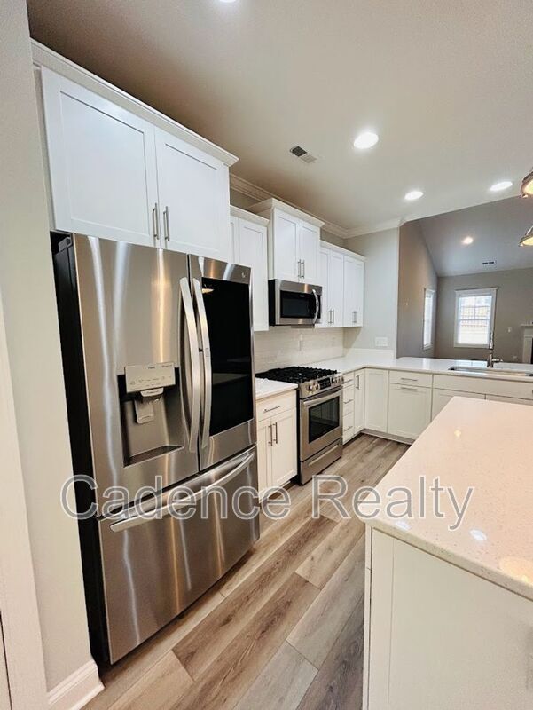 Building Photo - 3755 Spicetree Dr