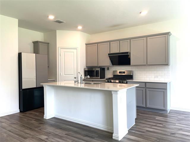 Building Photo - 1617 Roadrunner Dr