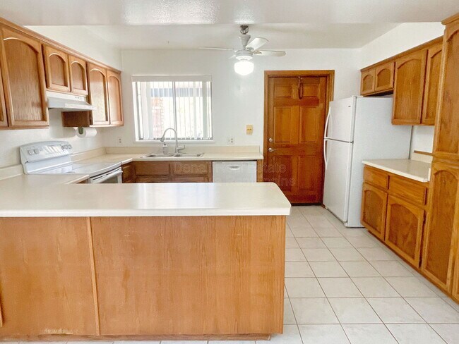 Building Photo - 35424 N 15th Ave