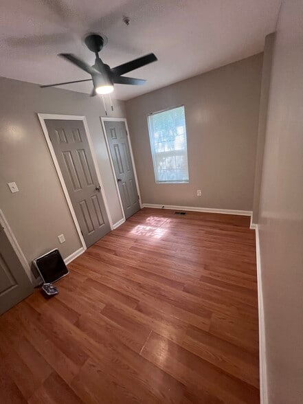 2nd bedroom - 5627 Onslow Way