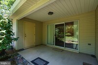 Building Photo - 11 Abelia Ct
