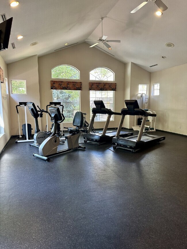 Building Photo - Don't Miss This Stunning Top Floor Unit in Littleton, CO! Stunning View From Private Balcony!!