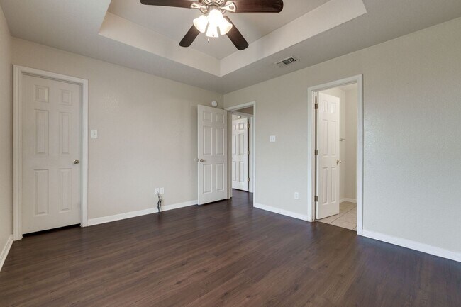 Building Photo - 3606 Dustin Ct