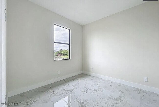 Building Photo - 314 Poplar St