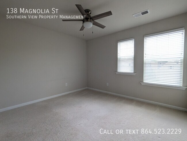 Building Photo - 138 Magnolia St