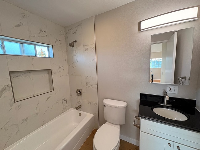 Building Photo - 3720 Louisiana St