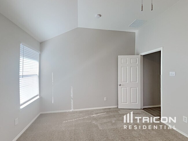 Building Photo - 637 Chalk Knoll Rd