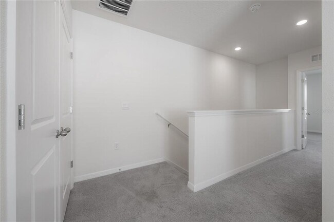 Building Photo - 16701 Maude Dr