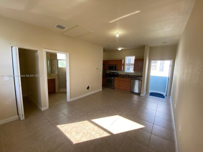 Building Photo - 9253 SW 169th Ave