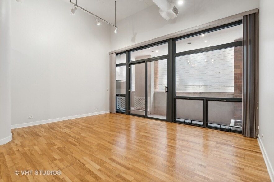 Building Photo - 211 E Ohio St