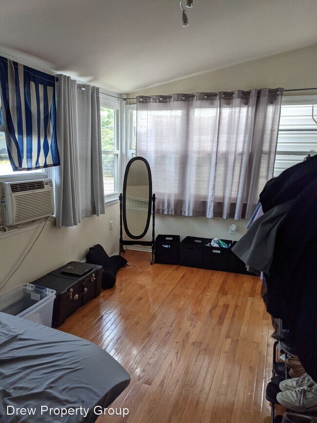 Building Photo - 6 br, 3 bath House - 3717 Reservoir Rd NW