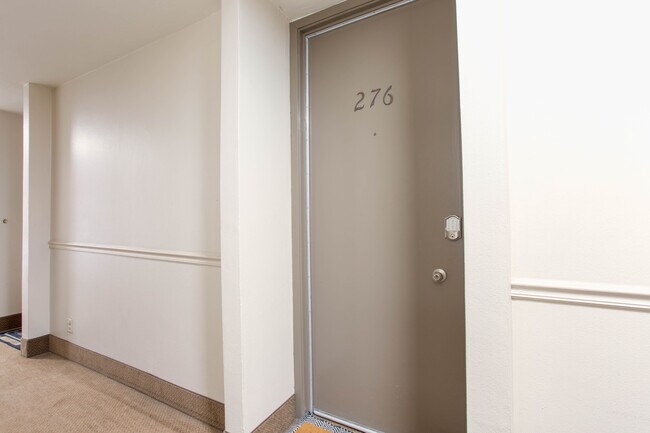 Building Photo - 3050 Rue D’Orleans
