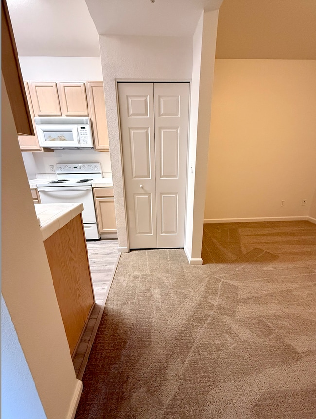 Building Photo - Parc Crossing 1 Bed 1 Bath Unit in Mountai...