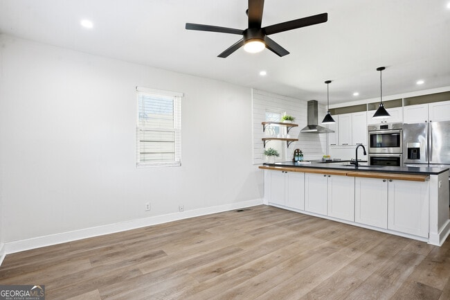 Building Photo - 310 Patterson Ave SE