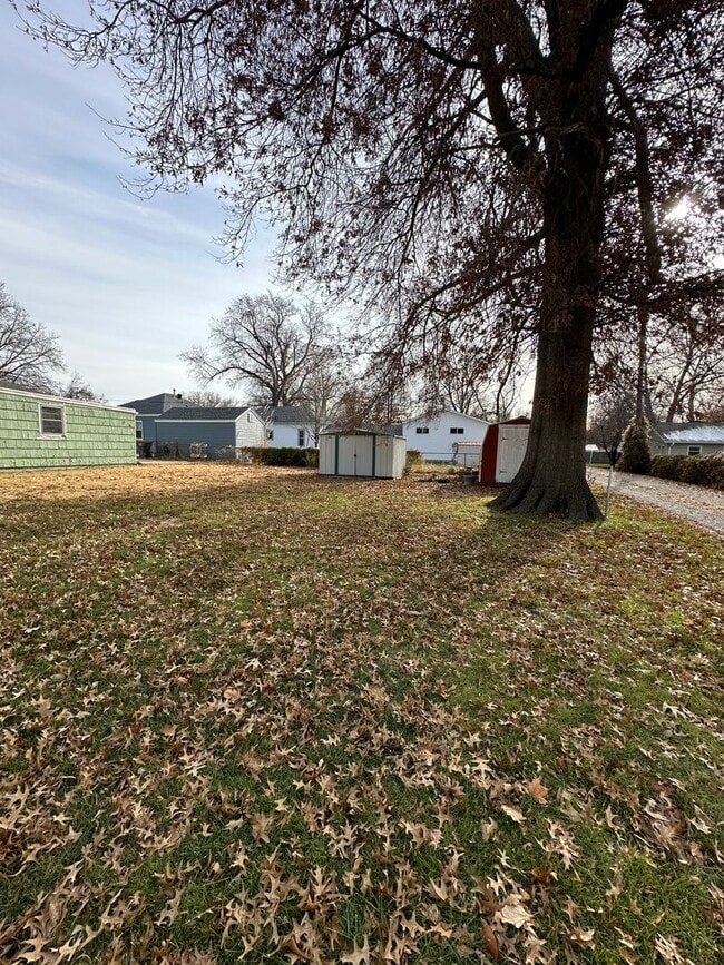 Building Photo - ZERO ENTRY! 2bed/1bath In Beatrice, NE