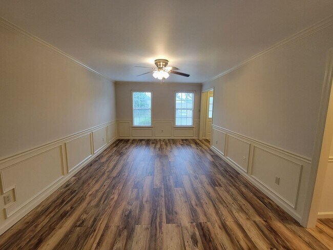 Building Photo - 4517 Crosland Dr